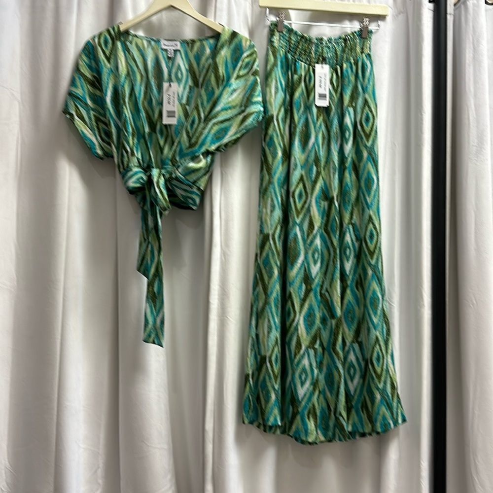 Veronica M wrap top (top only) check out listings for the matching pant